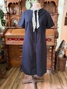 1960s Vintage Navy Short-Sleeve Shift Dress with Polka Dot Neck Scarf